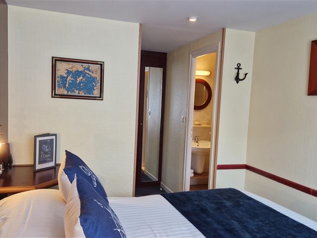 Chambre n°4, ARZ, 1er étage lit 160 (9,80m²) - Hôtel Le Marin Auray
