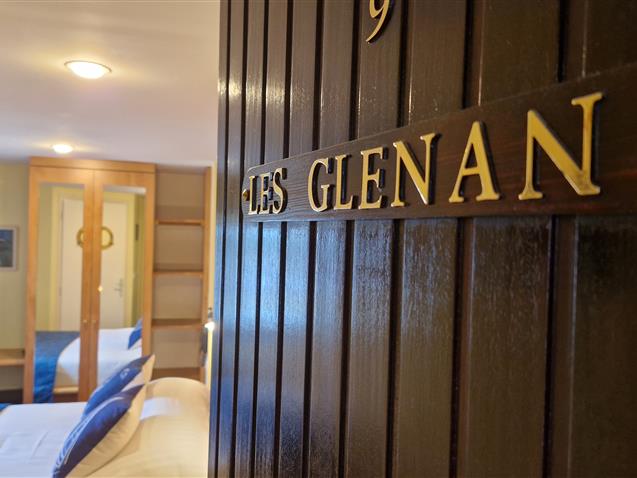 Chambre n°9, LES GLENAN 2ème étage lit 160  (10,45m²) - Hôtel Le Marin Auray