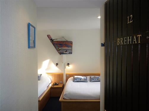 Chambre n°12 BREHAT – 2sd étage 1 lit 140 et 1 lit 90 (20m²) – Hôtel Le Marin Auray
