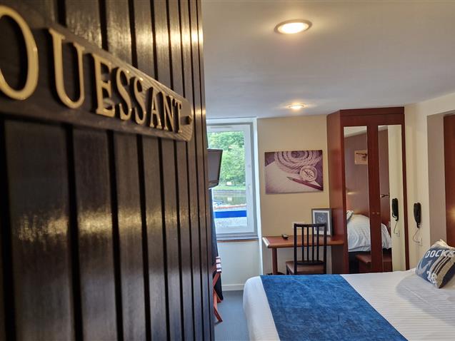 Chambre n°8, OUESSANT, 2ème étage, Vue rivière, lit 160 (10,40m²) - Hôtel Le Marin Auray