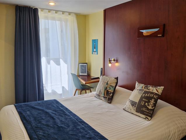 Chambre n°2, GROIX 1er étage vue rivière lit 160 (8,85m²) - Hôtel Le Marin Auray