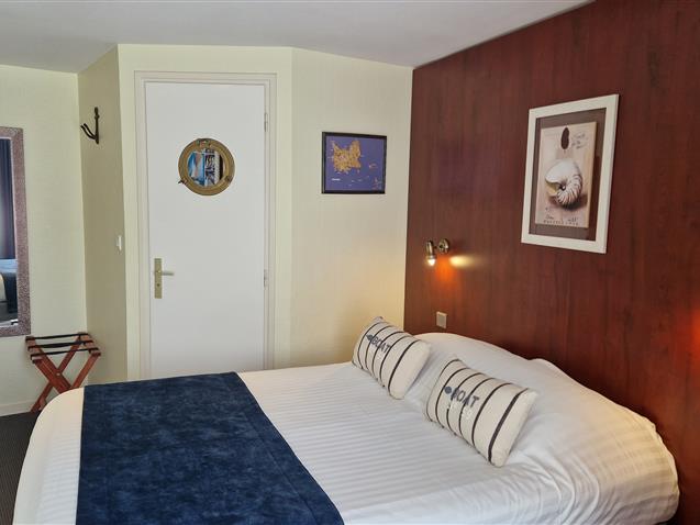 Chambre n°3 HOEDIC 1er étage vue rivière lit 160 (9,45m²) - Hôtel Le Marin Auray