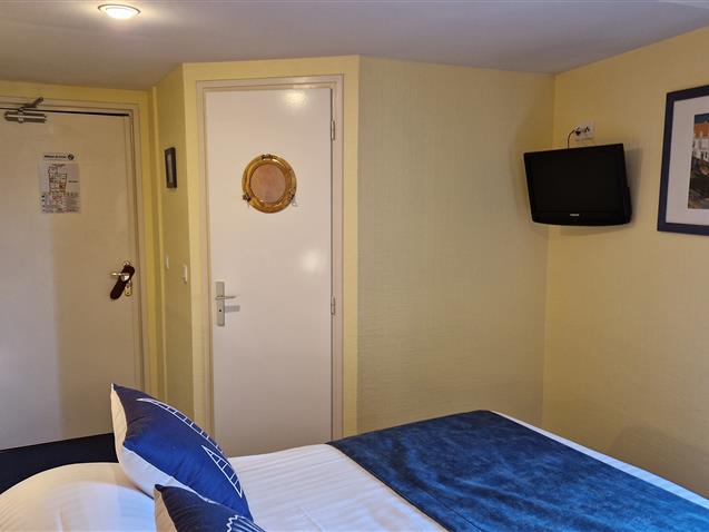 Chambre n°9, LES GLENAN 2ème étage lit 160  (10,45m²) - Hôtel Le Marin Auray
