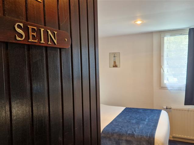Chambre n°11, SEIN 2ème étage lit 160  (9,60m²) - Hôtel Le Marin Auray