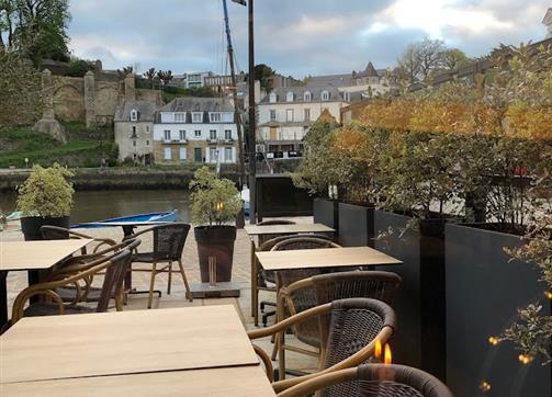 Le Chasse Marée Place St Sauveur port de St Goustan Auray