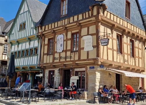 Franklin Place St Sauveur port de St Goustan Auray