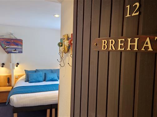 Chambre n°12 BREHAT – 2sd étage 1 lit 160 et 1 lit 90 (20m²) – Hôtel Le Marin Auray