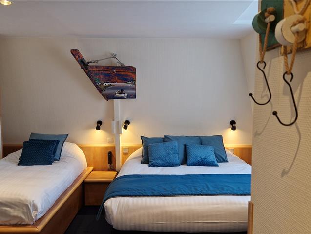 Chambre n°12 BREHAT – 2sd étage 1 lit 160 et 1 lit 90 (20m²) – Hôtel Le Marin Auray